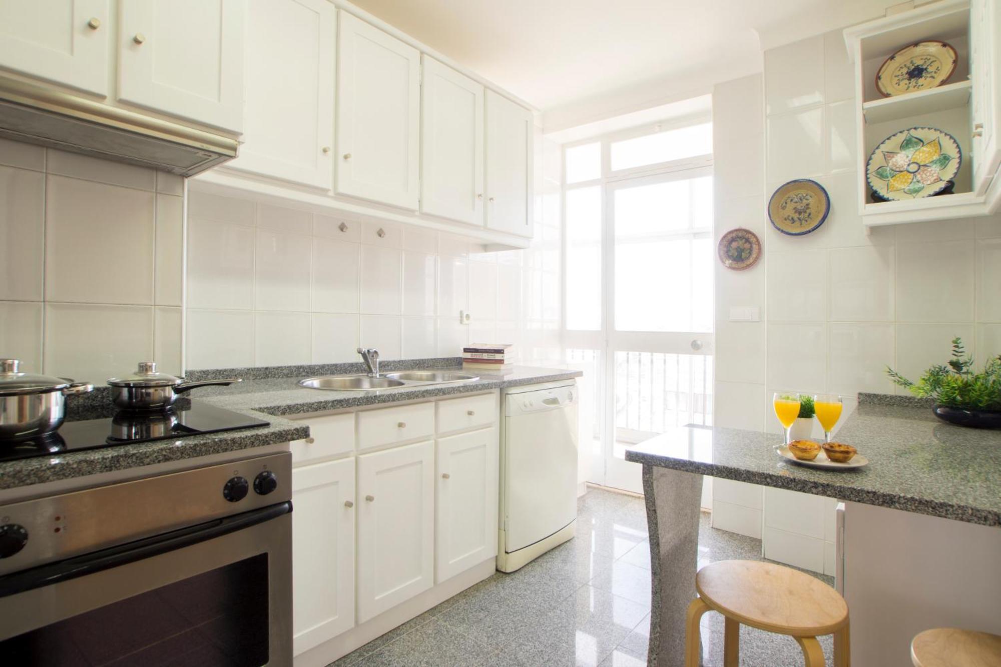 Sunny 4 Bedroom Apartment - With View Коїмбра Екстер'єр фото