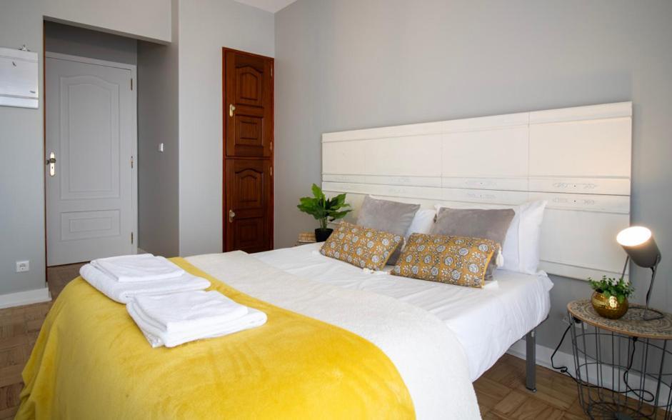 Sunny 4 Bedroom Apartment - With View Коїмбра Екстер'єр фото